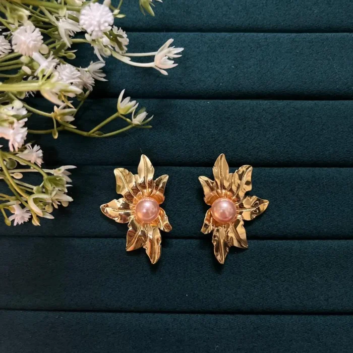 Leafy pearl Earrings