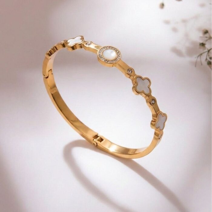 The Pearl Clover Bangle