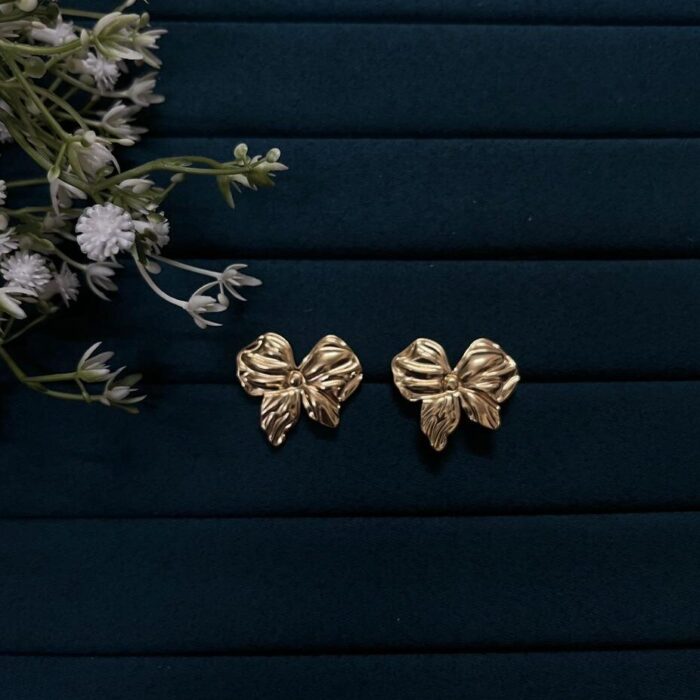 The Molten Bow Studs