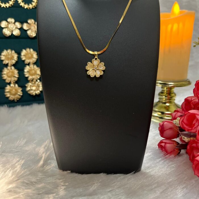 The Golden Bloom Necklace