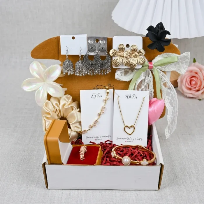 The Floral Fantasy Accessory Hamper
