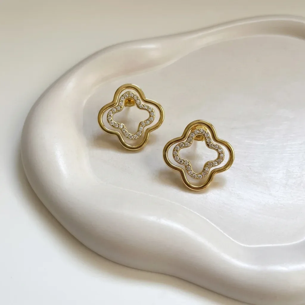 Gleam Clover Earrings - Image 3