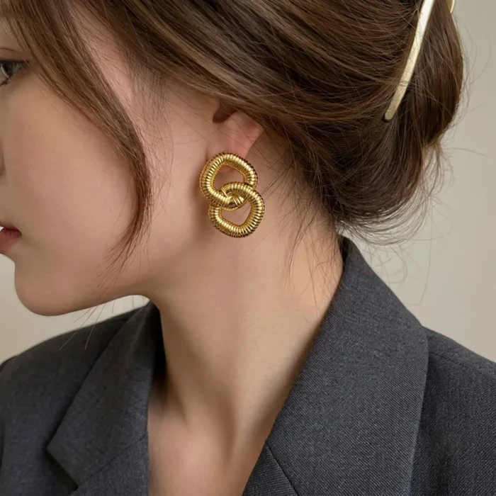 Ribbed Linked Chain Gold Drop Earrings